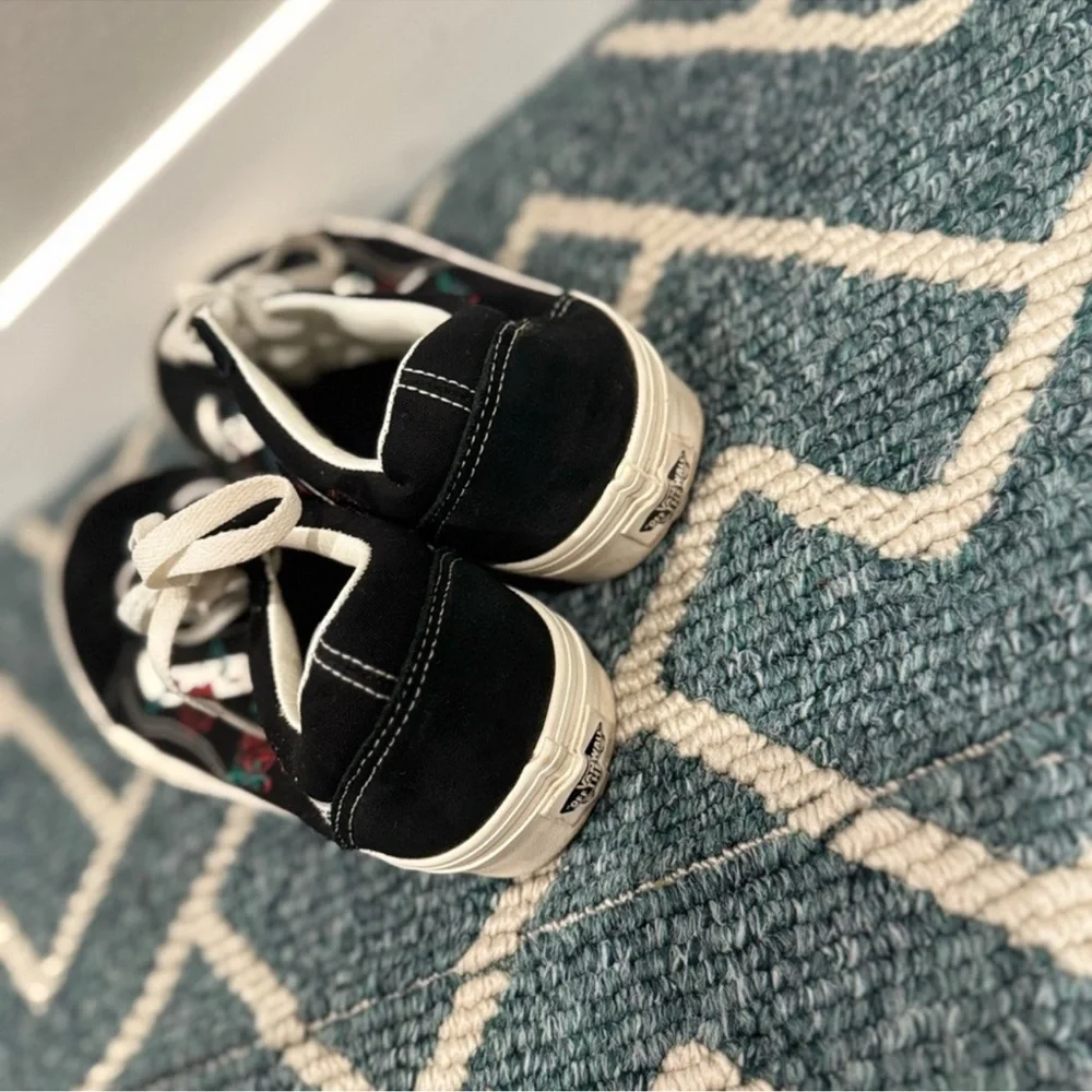Vans Old Skool Rose Embroidered Black M9 W10.5 Rare - Picture 7 of 10